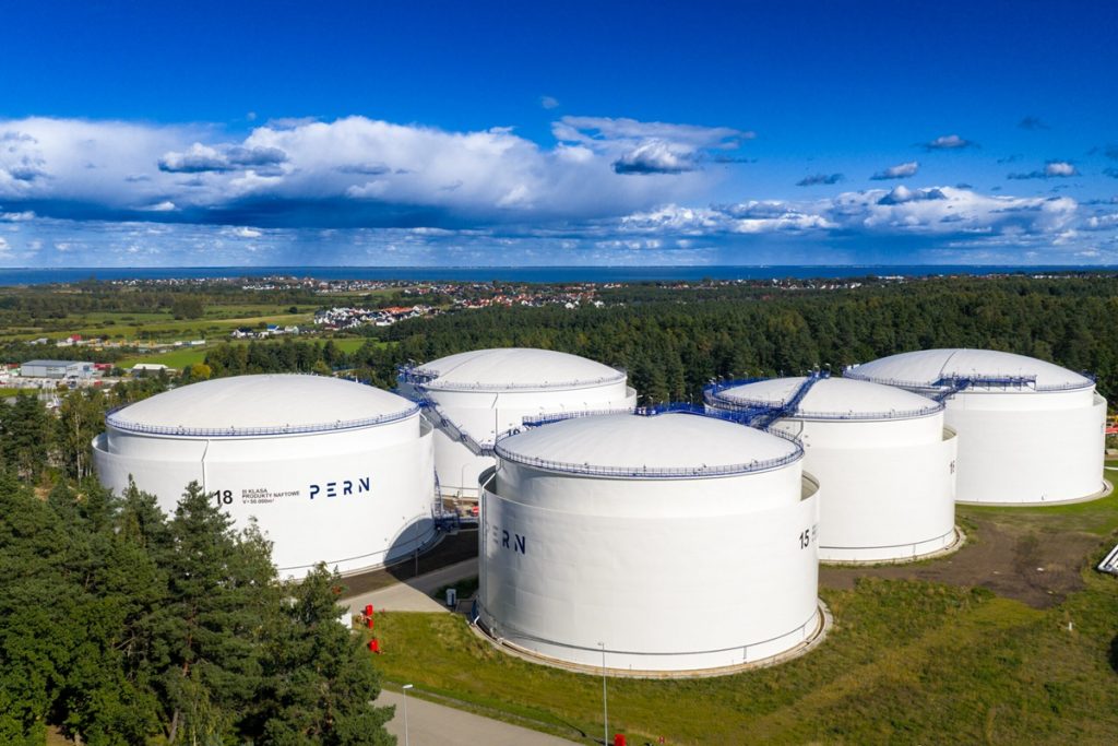 Nowe zbiorniki PERN w Dębogórzu Nowe zbiorniki PERN w Dębogórzu